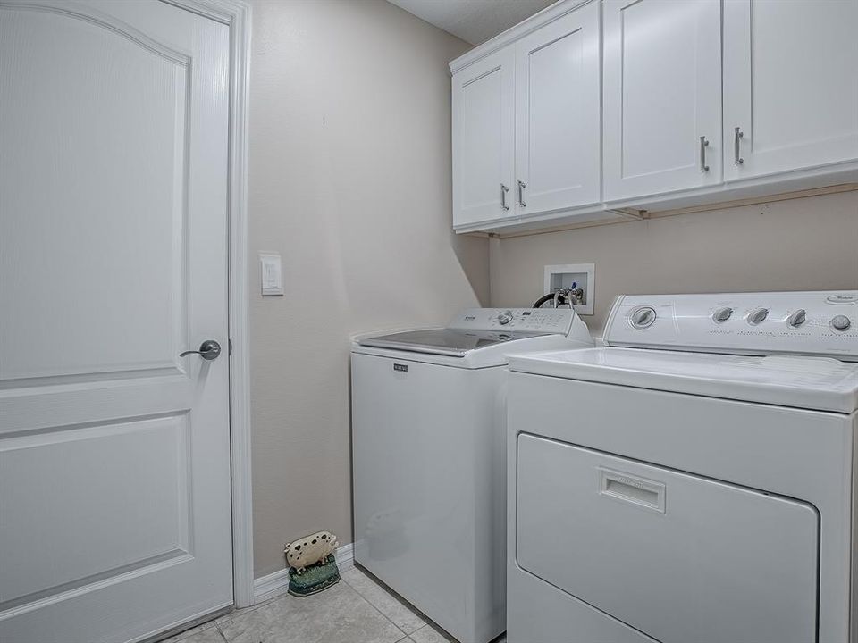 For Sale: $384,999 (3 beds, 2 baths, 1725 Square Feet)