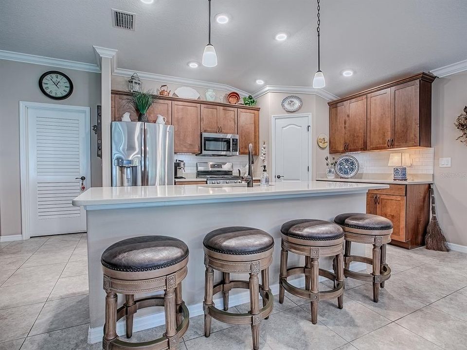 For Sale: $384,999 (3 beds, 2 baths, 1725 Square Feet)