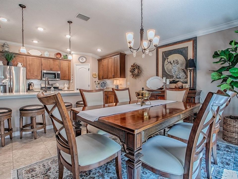 For Sale: $384,999 (3 beds, 2 baths, 1725 Square Feet)