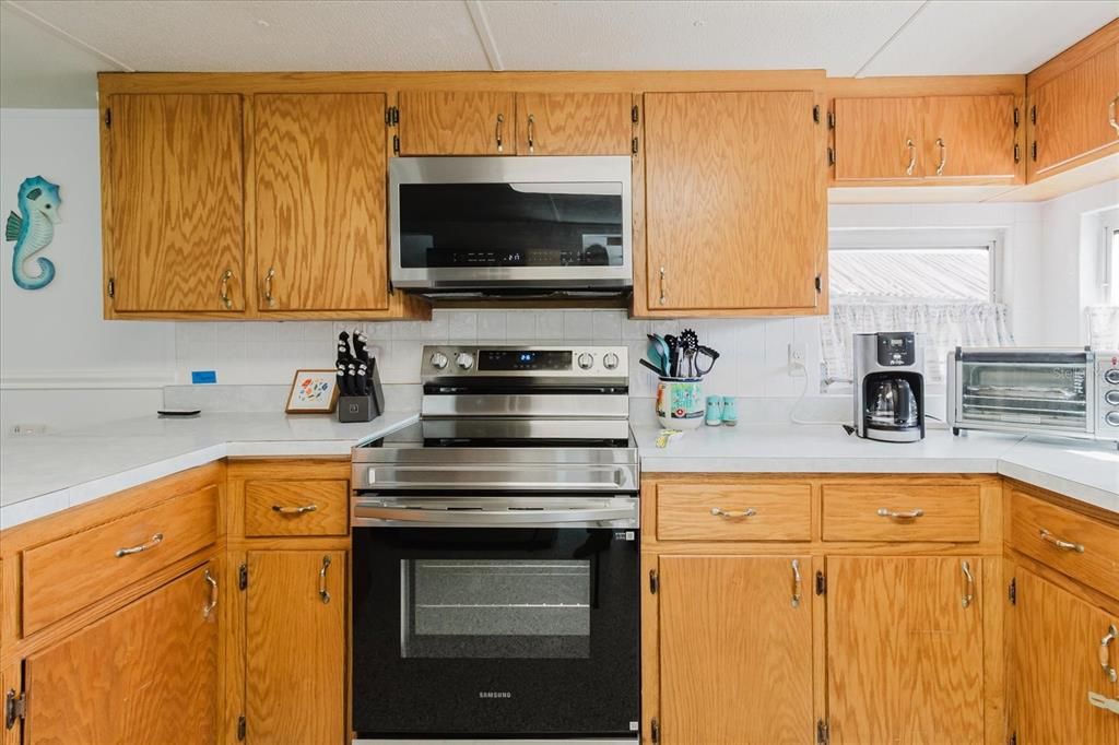 На продажу: $429,000 (3 спален, 2 ванн, 1320 Квадратных фут)