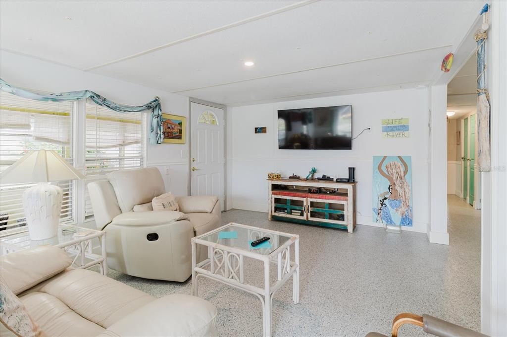 На продажу: $429,000 (3 спален, 2 ванн, 1320 Квадратных фут)