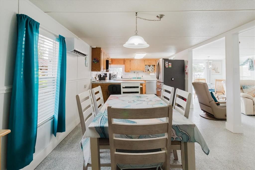 На продажу: $429,000 (3 спален, 2 ванн, 1320 Квадратных фут)