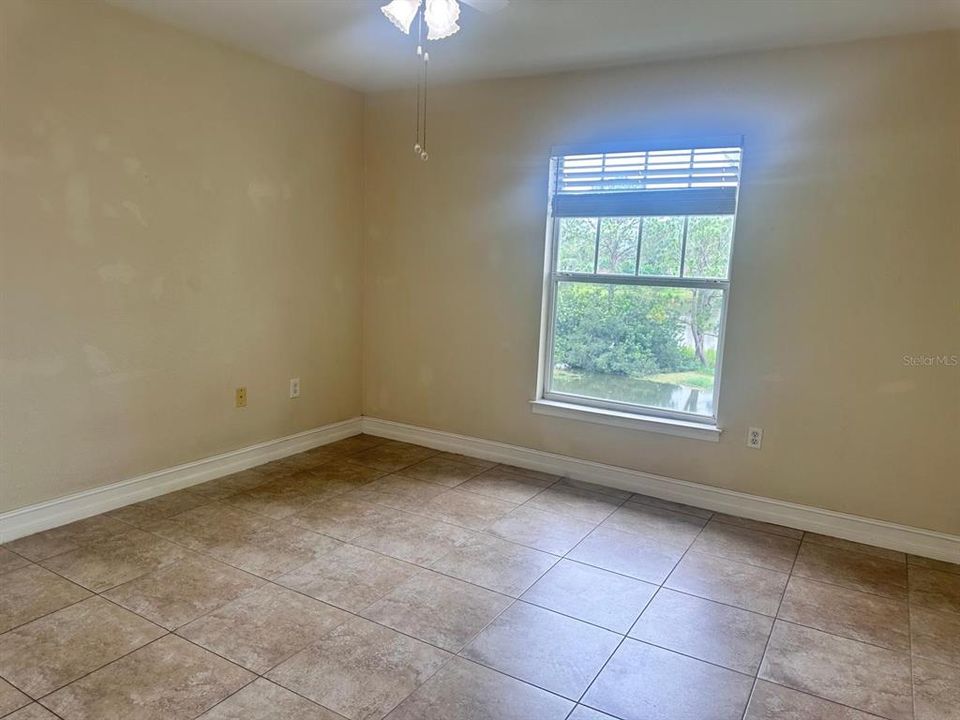 出租: $1,350 (1 贝兹, 1 浴室, 768 平方英尺)