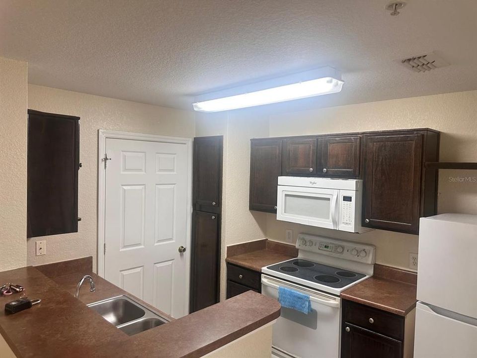 出租: $1,350 (1 贝兹, 1 浴室, 768 平方英尺)