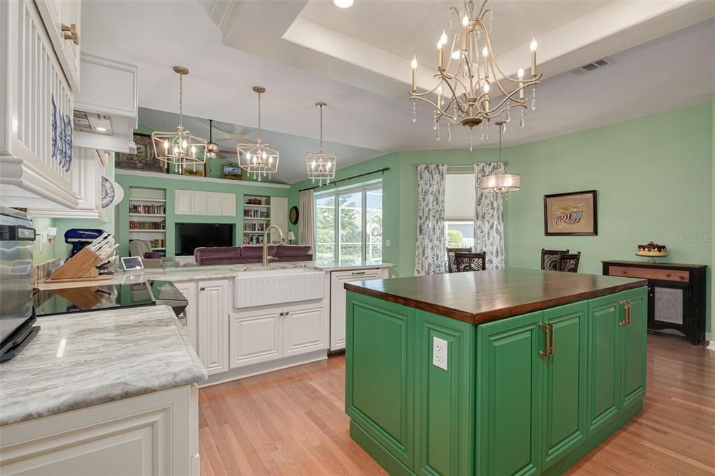 На продажу: $699,000 (4 спален, 3 ванн, 2749 Квадратных фут)