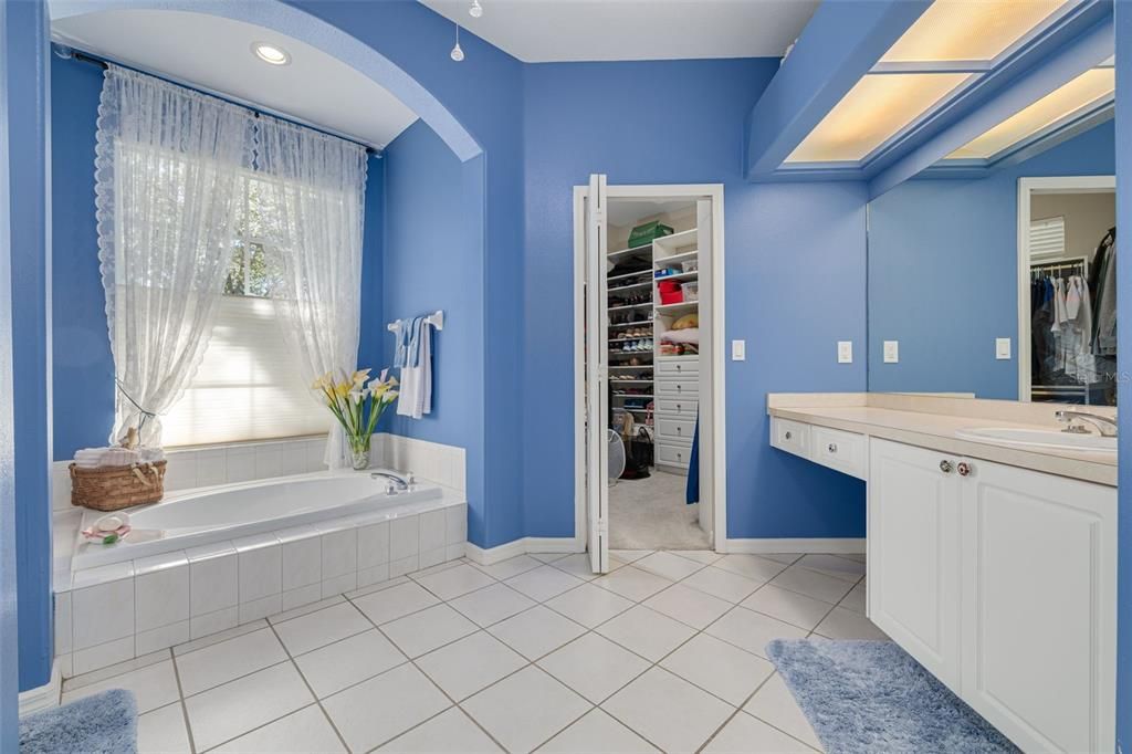 На продажу: $699,000 (4 спален, 3 ванн, 2749 Квадратных фут)