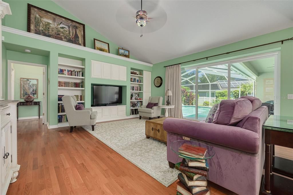 На продажу: $699,000 (4 спален, 3 ванн, 2749 Квадратных фут)