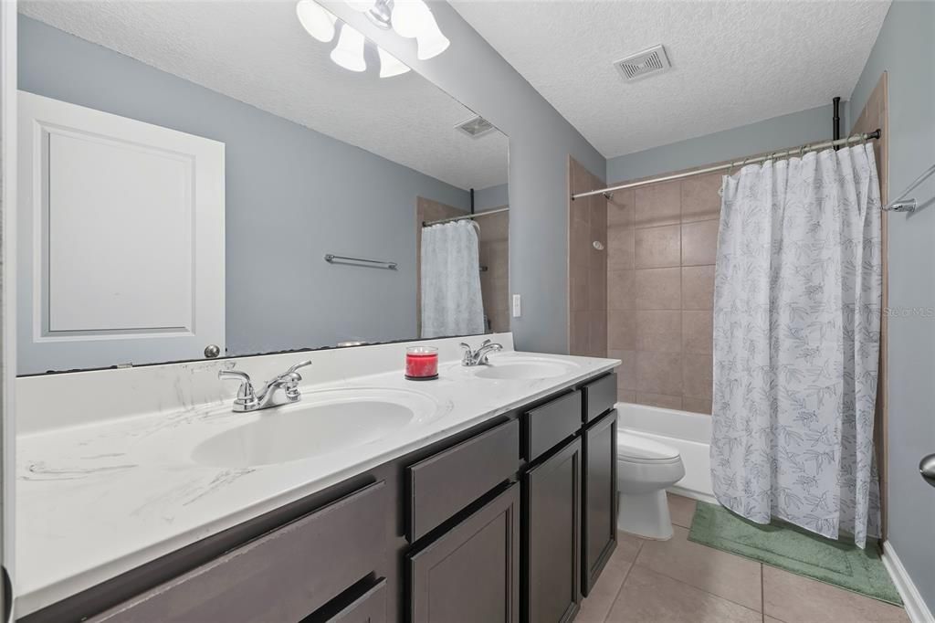 待售: $470,000 (5 贝兹, 4 浴室, 3622 平方英尺)