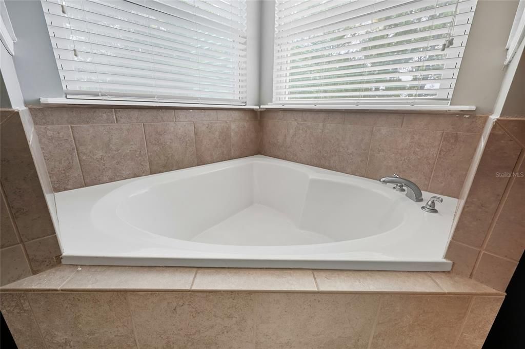 待售: $470,000 (5 贝兹, 4 浴室, 3622 平方英尺)