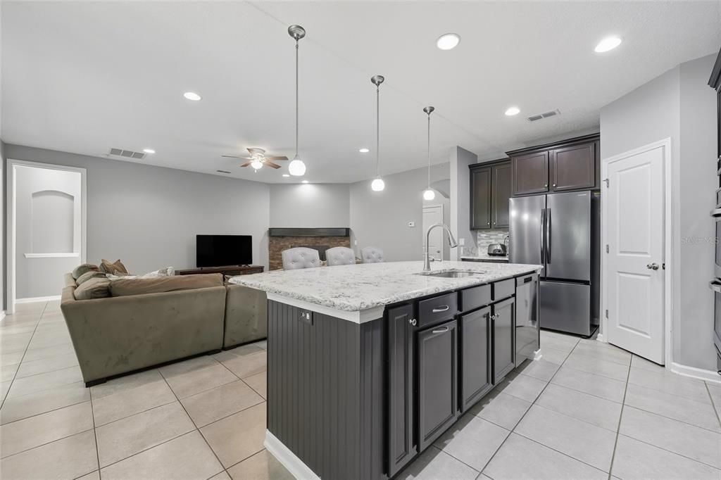 待售: $470,000 (5 贝兹, 4 浴室, 3622 平方英尺)