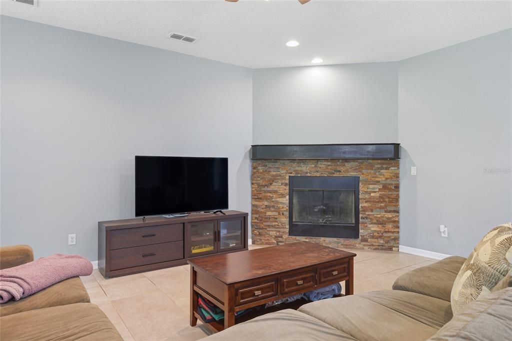 待售: $470,000 (5 贝兹, 4 浴室, 3622 平方英尺)