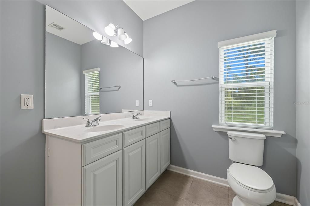 待售: $470,000 (5 贝兹, 4 浴室, 3622 平方英尺)