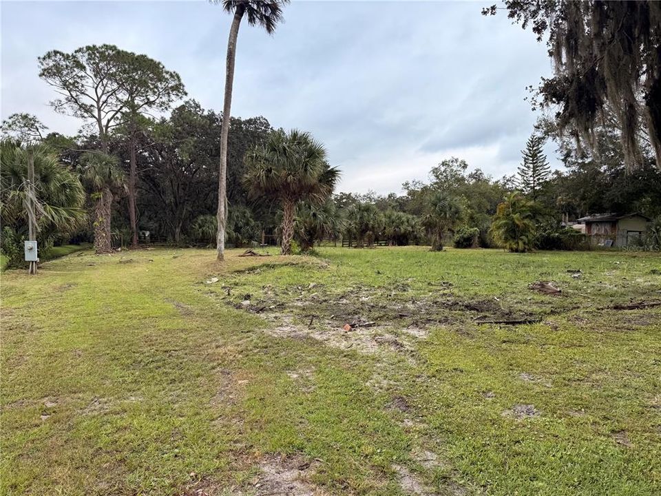 На продажу: $110,000 (0.68 acres)