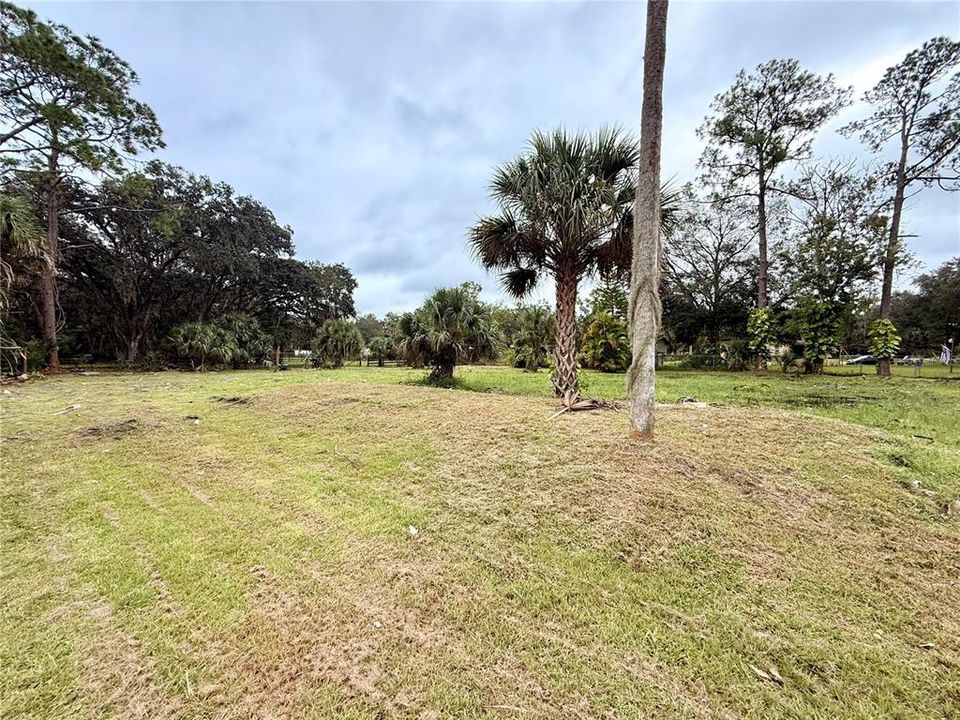 На продажу: $110,000 (0.68 acres)