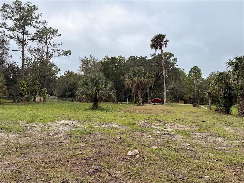 На продажу: $110,000 (0.68 acres)