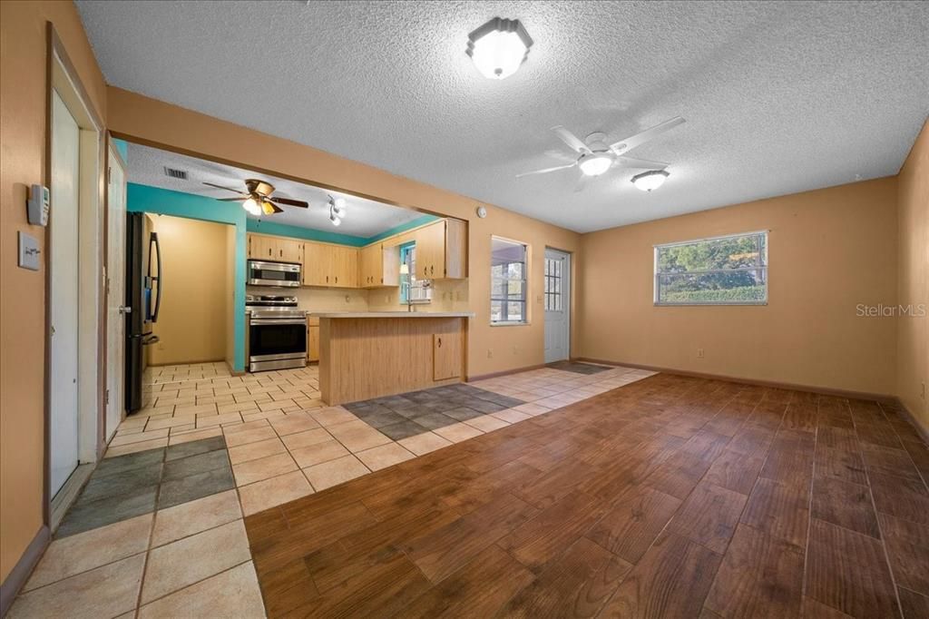 En Venta: $144,950 (2 camas, 2 baños, 2007 Pies cuadrados)