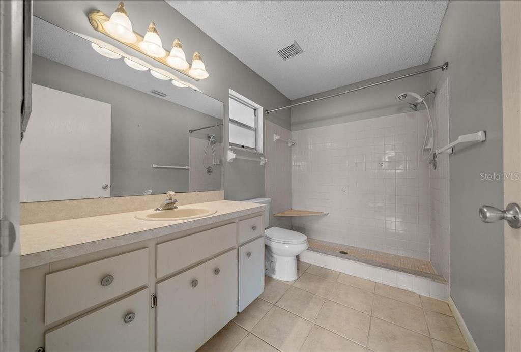 En Venta: $144,950 (2 camas, 2 baños, 2007 Pies cuadrados)