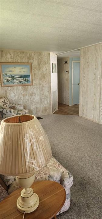 待售: $124,999 (2 贝兹, 2 浴室, 960 平方英尺)