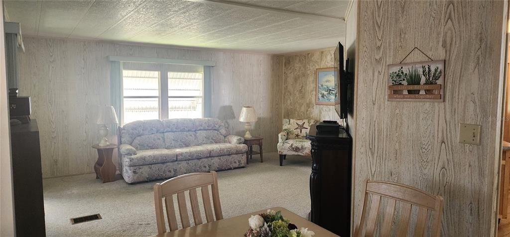 待售: $124,999 (2 贝兹, 2 浴室, 960 平方英尺)