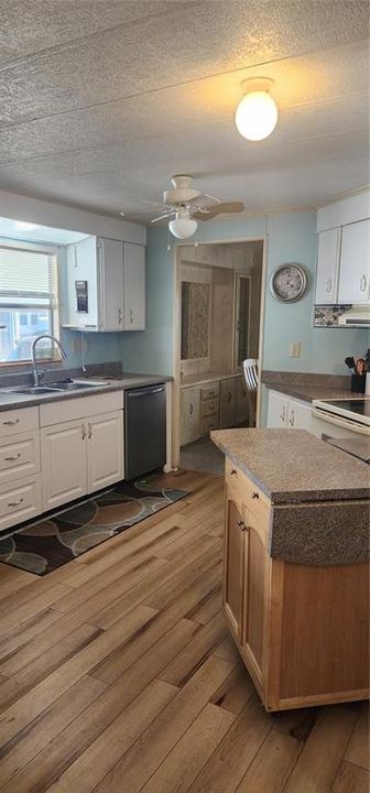 待售: $124,999 (2 贝兹, 2 浴室, 960 平方英尺)