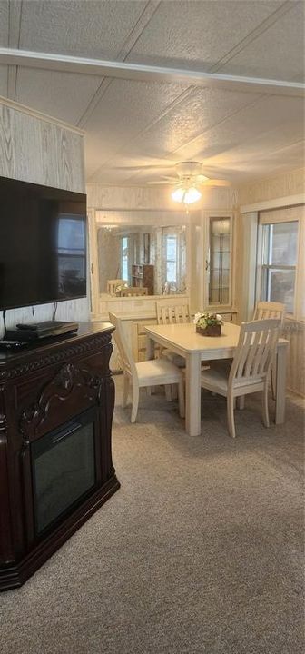 待售: $124,999 (2 贝兹, 2 浴室, 960 平方英尺)