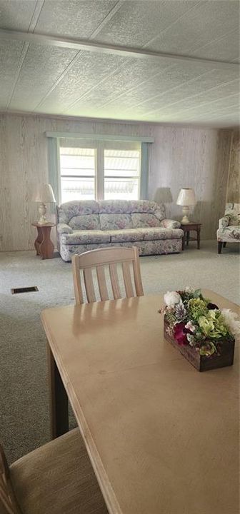 待售: $124,999 (2 贝兹, 2 浴室, 960 平方英尺)