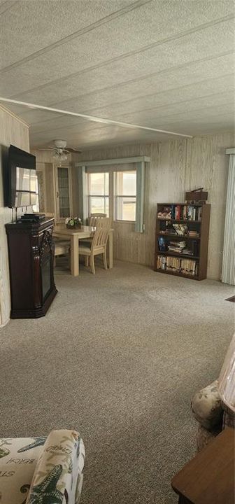 待售: $124,999 (2 贝兹, 2 浴室, 960 平方英尺)