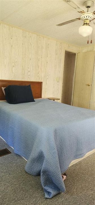 待售: $124,999 (2 贝兹, 2 浴室, 960 平方英尺)