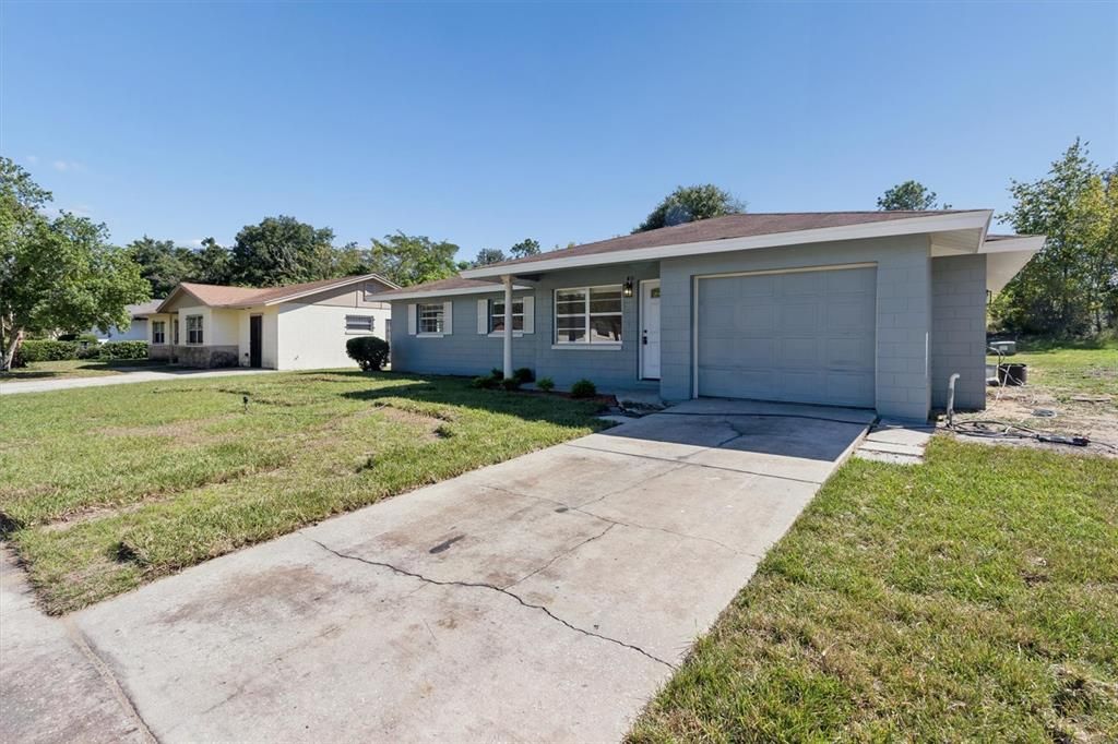 For Sale: $289,000 (4 beds, 2 baths, 1158 Square Feet)