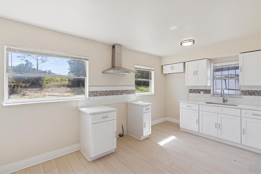 For Sale: $289,000 (4 beds, 2 baths, 1158 Square Feet)