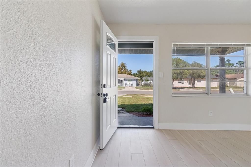 For Sale: $289,000 (4 beds, 2 baths, 1158 Square Feet)