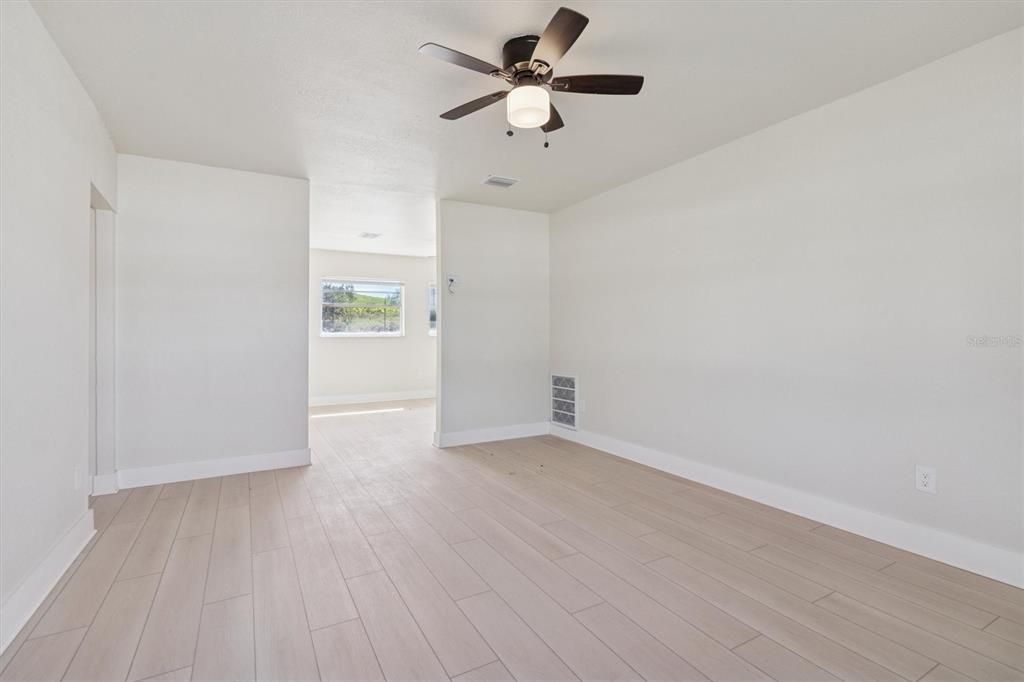 For Sale: $289,000 (4 beds, 2 baths, 1158 Square Feet)