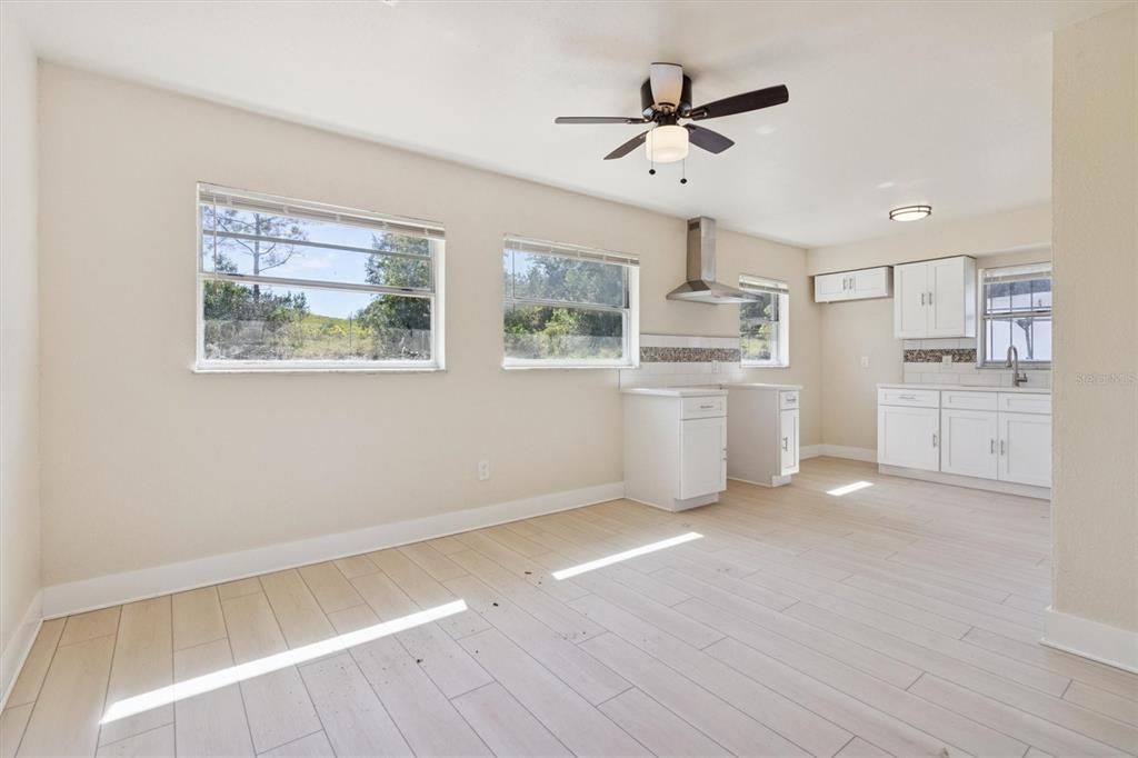 For Sale: $289,000 (4 beds, 2 baths, 1158 Square Feet)