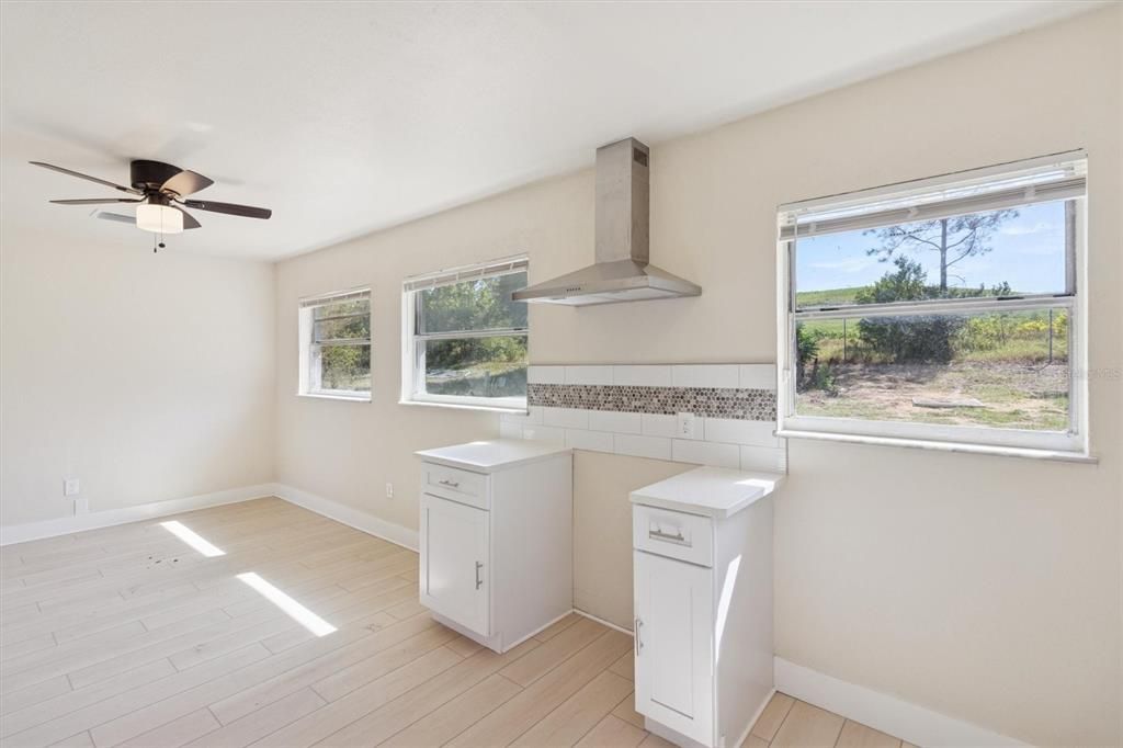 For Sale: $289,000 (4 beds, 2 baths, 1158 Square Feet)