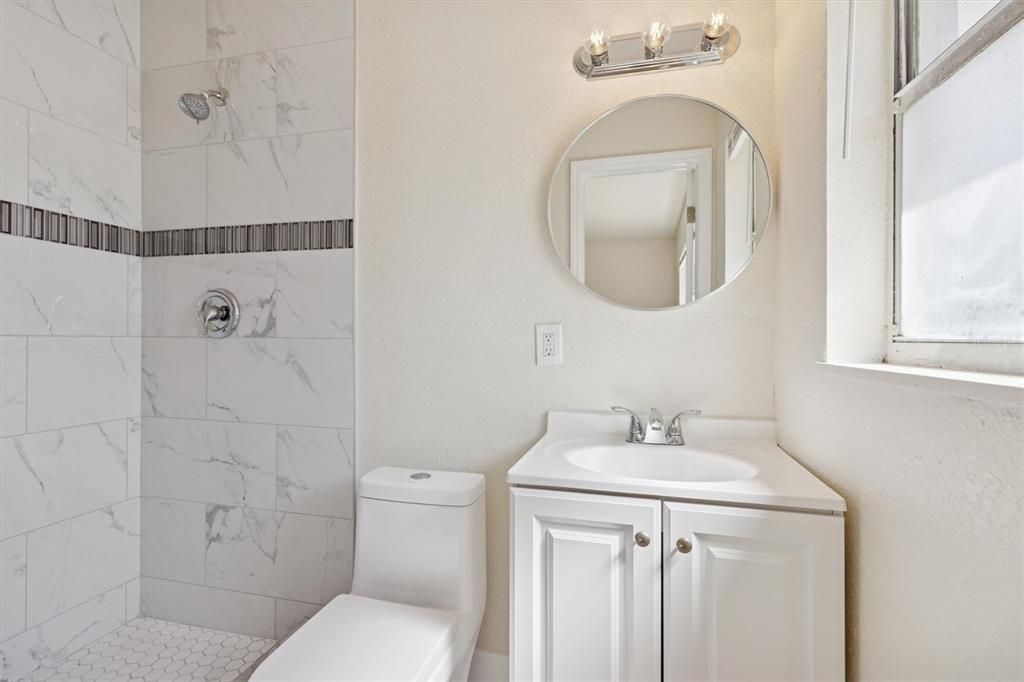 For Sale: $289,000 (4 beds, 2 baths, 1158 Square Feet)