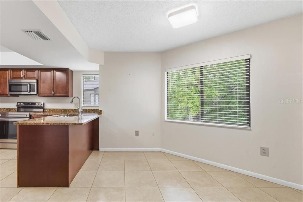 Activo con contrato: $197,000 (2 camas, 2 baños, 1098 Pies cuadrados)