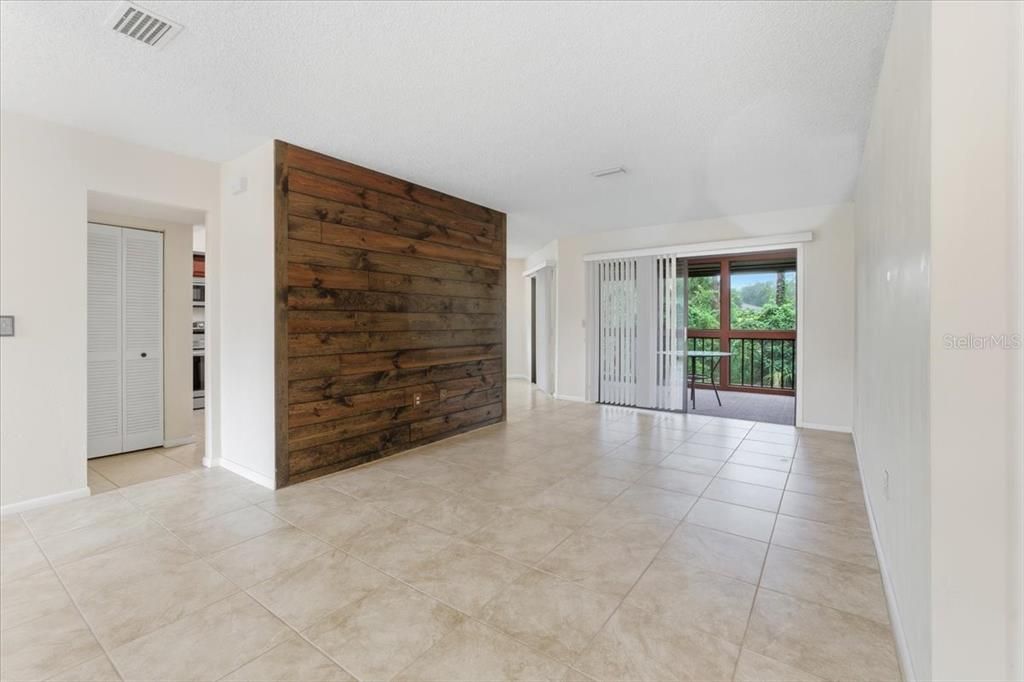 Activo con contrato: $197,000 (2 camas, 2 baños, 1098 Pies cuadrados)