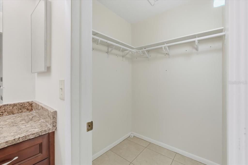 Activo con contrato: $197,000 (2 camas, 2 baños, 1098 Pies cuadrados)