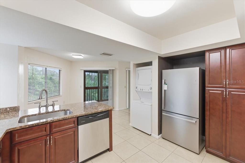 Activo con contrato: $197,000 (2 camas, 2 baños, 1098 Pies cuadrados)