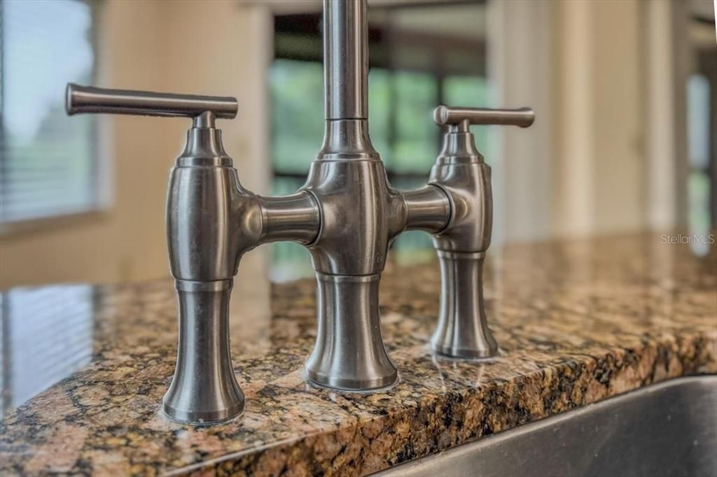 Activo con contrato: $197,000 (2 camas, 2 baños, 1098 Pies cuadrados)