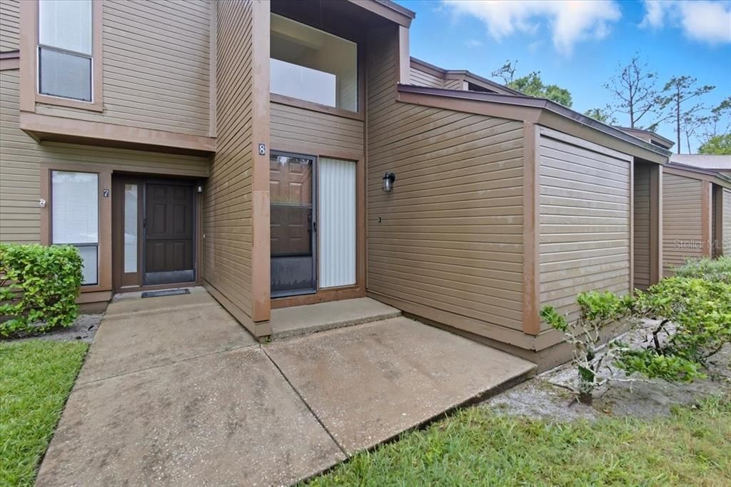 Activo con contrato: $197,000 (2 camas, 2 baños, 1098 Pies cuadrados)