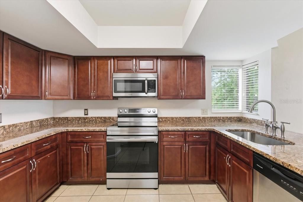 Activo con contrato: $197,000 (2 camas, 2 baños, 1098 Pies cuadrados)