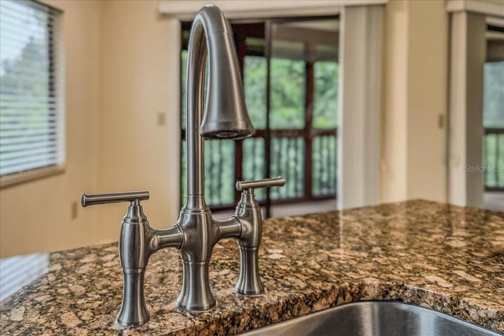 Activo con contrato: $197,000 (2 camas, 2 baños, 1098 Pies cuadrados)