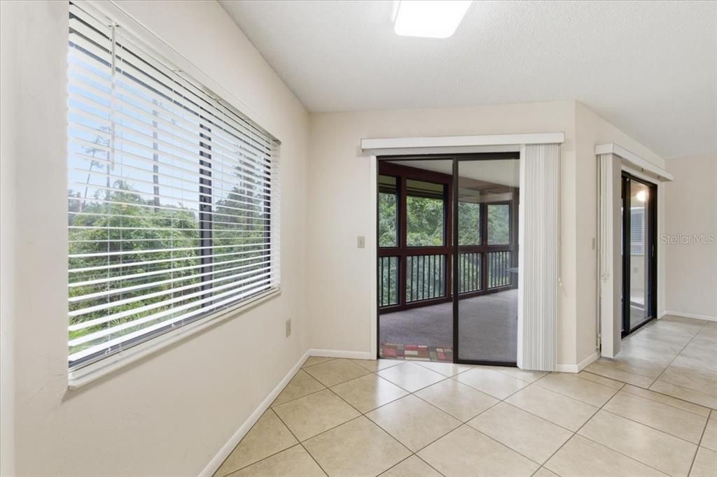 Activo con contrato: $197,000 (2 camas, 2 baños, 1098 Pies cuadrados)