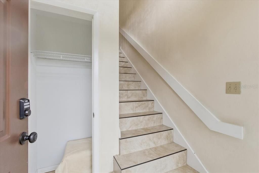 Activo con contrato: $197,000 (2 camas, 2 baños, 1098 Pies cuadrados)