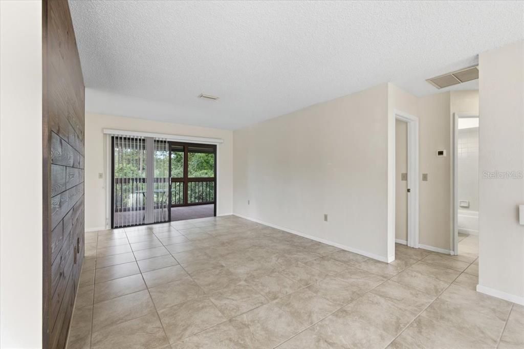 Activo con contrato: $197,000 (2 camas, 2 baños, 1098 Pies cuadrados)