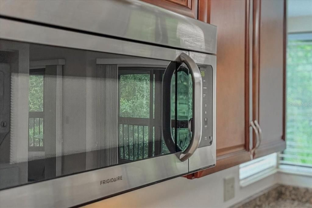 Activo con contrato: $197,000 (2 camas, 2 baños, 1098 Pies cuadrados)