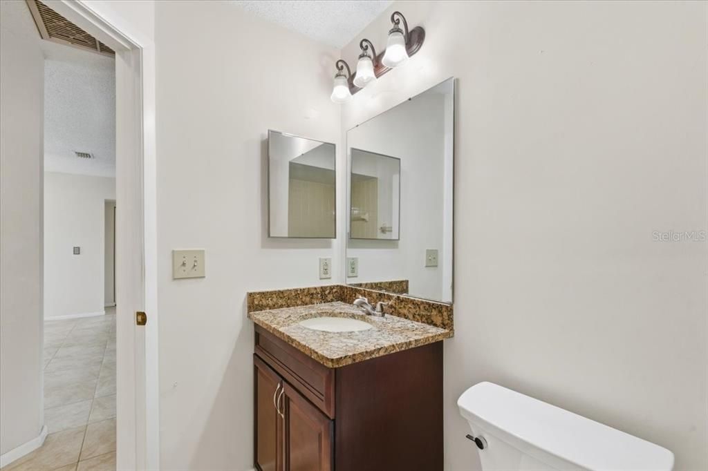 Activo con contrato: $197,000 (2 camas, 2 baños, 1098 Pies cuadrados)