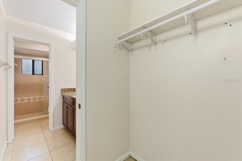 Activo con contrato: $197,000 (2 camas, 2 baños, 1098 Pies cuadrados)