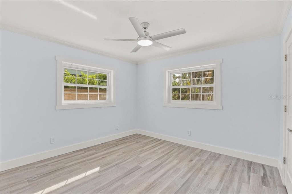 For Sale: $945,000 (3 beds, 2 baths, 1297 Square Feet)